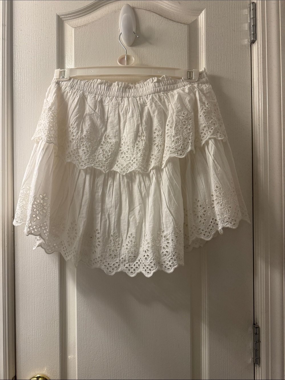 GAP White Eyelet Tiered Mini Skirt with Scalloped Hem